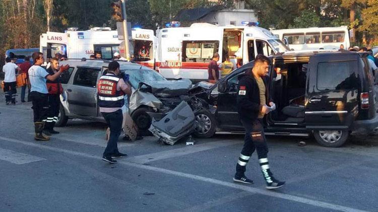 Kafa kafaya çarpıştılar: 2 kardeş öldü, 7 yaralı