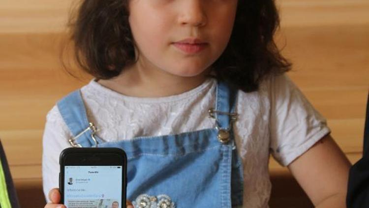 Bakan Selçuk, kağıttan lale hediye eden Suriyeli Sabbahı unutmadı
