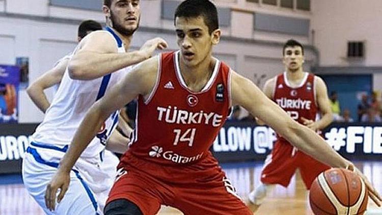 Türkiye Basketbol Federasyonundan Ömer Faruk Yurtsevene ceza 8 maç men...