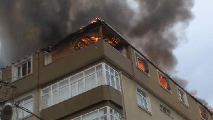 Halkalıda bina alev alev yanıyor (1)