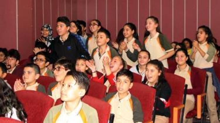 Ortaokul öğrencileri Neşet Ertaş’ı Türküleriyle andı