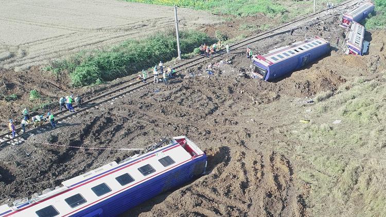 Çorludaki tren faciasında asıl kusurlu bulunan 4 kişi serbest kaldı