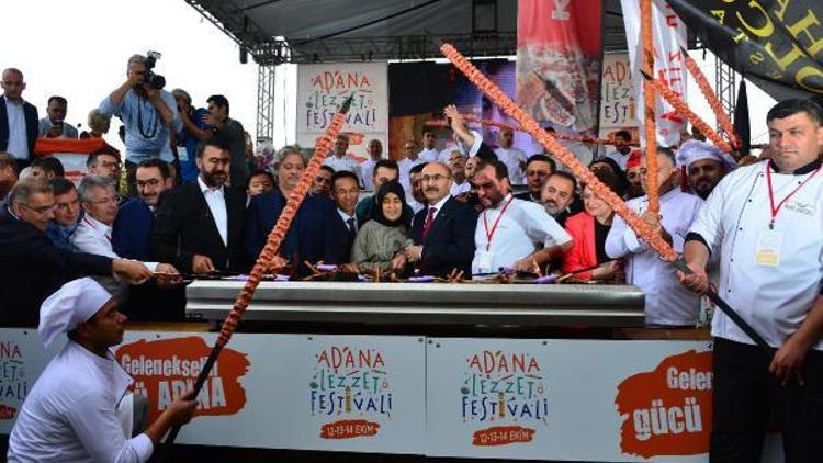 2. Adana Lezzet Festivali, mangal ateşinin yakılmasıyla başladı