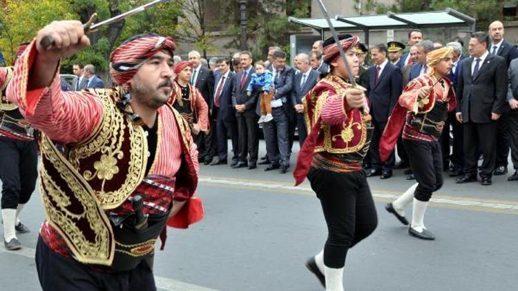 Ankara’nın başkent oluşunun yıl dönümü törenlerle kutlandı