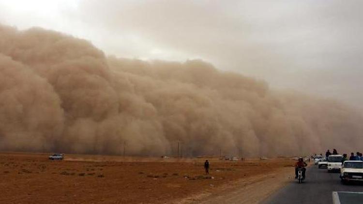Suriyenin kuzeyindeki toz fırtınası Güneydoğuyu etkiledi