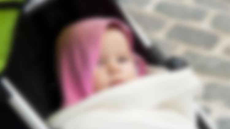 Almanya’da bir baba 7 aylık bebeğini ezdi
