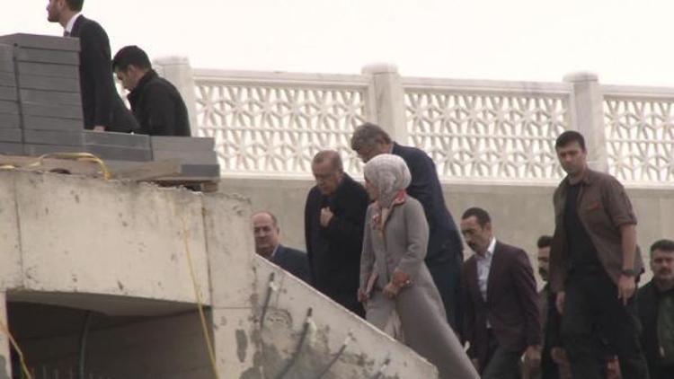 Fotoğraflar // Cumhurbaşkanı Erdoğan, Çamlıca  Camiinde incelemelerde bulunuyor