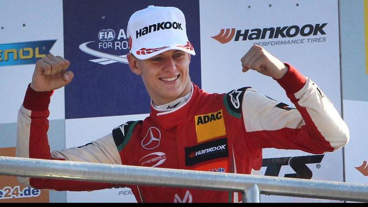 Mick Schumacher babasının izinde