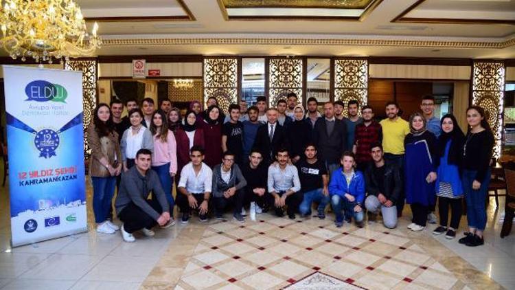Başkan Ertürk, üniversite öğrencileri ile buluştu