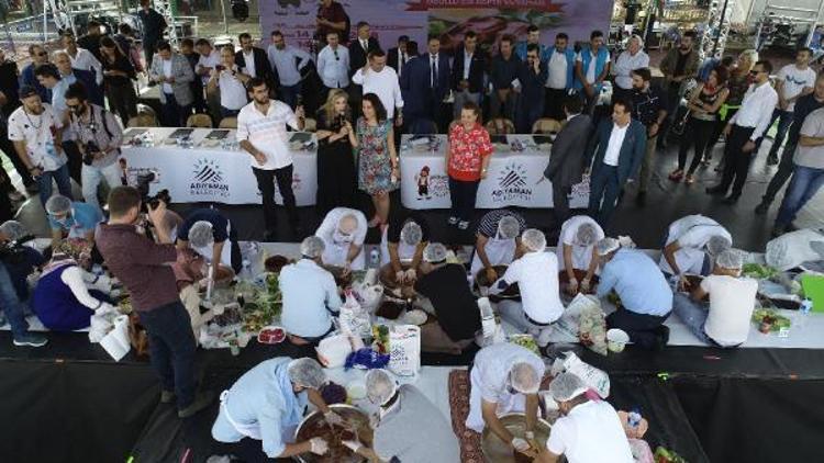 50 yarışmacı çiğ köfte yoğurdu