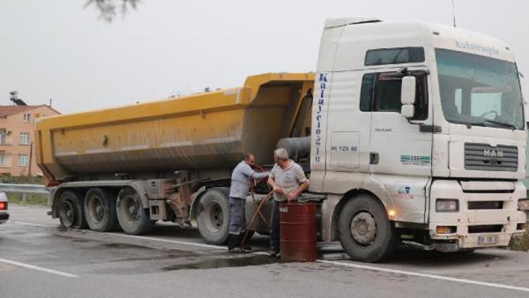 TIR karşı şeride geçip iki araca çarptı: 4 yaralı