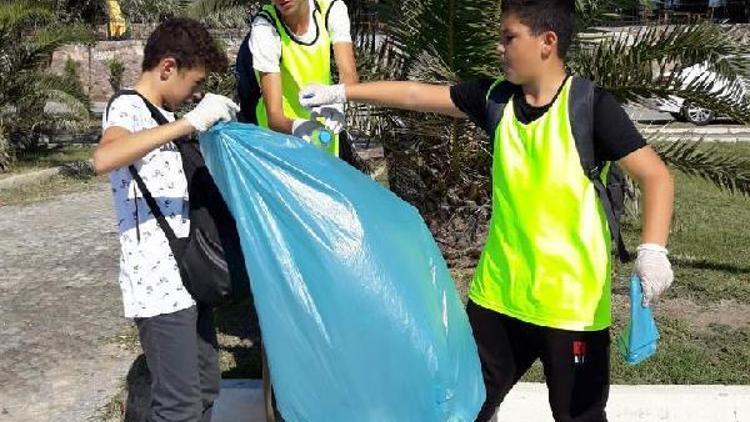 Pet şişe çöp değildir sloganıyla binlerce pet şişe topladılar