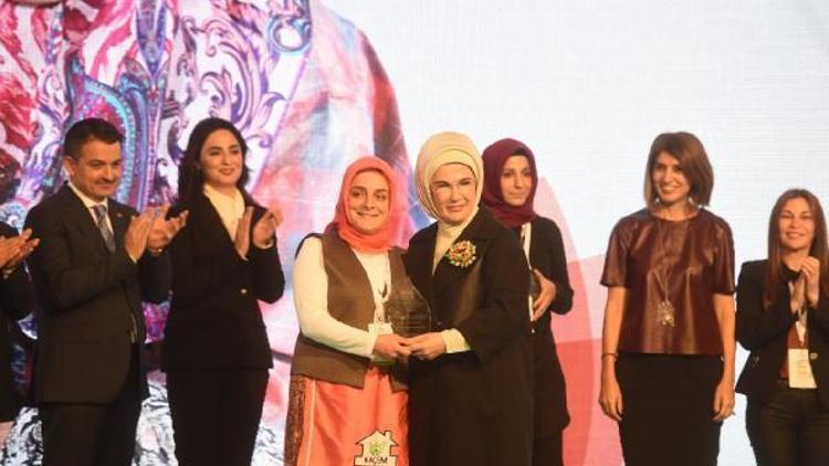 Emine Erdoğan: Milletimizin yüksek hedeflere ulaşmasında kadınlara aktif roller düşüyor