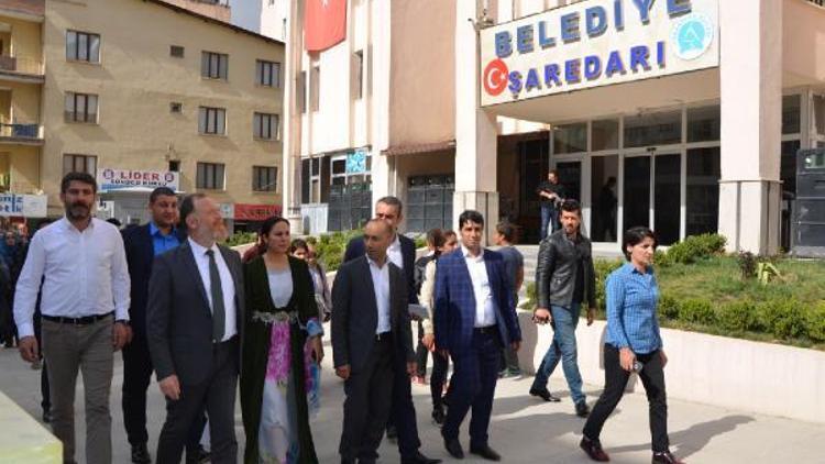HDP Eş Genel Başkanı Temelliden Hakkaride esnaf ziyareti