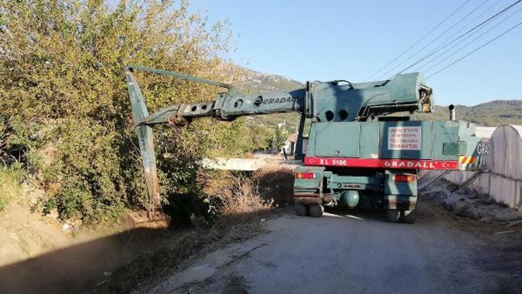 Mavikentte dere yatakları temizlendi