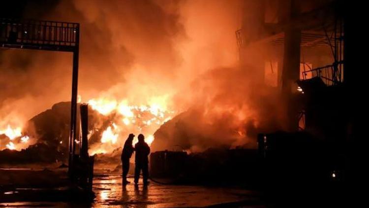 Bursada sanayi sitesinde fabrika yangını korkuttu (2)