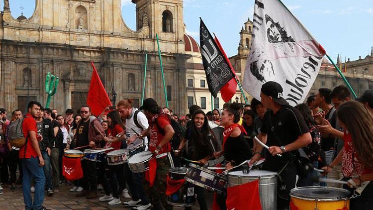 Kolombiya’da eğitim bütçesi protestoları devam ediyor