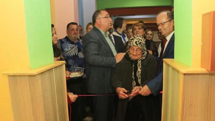 Kansere yenik düşen Aysen Karsan anısına yapılan Z Kütüphane açıldı