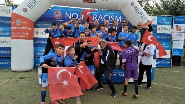 Şırnak U13 futbol takımı, Barselonada şampiyon oldu