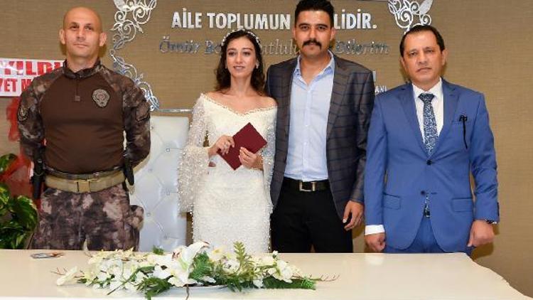 Emniyet Müdürü Yıldız, nikah şahitliği yaptı