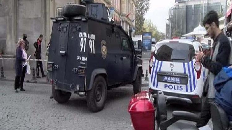 Fotoğraflar // Eminönünde polis ile şüpheli arasında arbede: 1 polis yaralandı