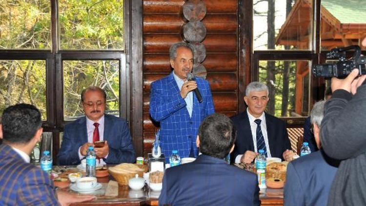 Akşehir Belediye Başkanı, muhtarlarla buluştu