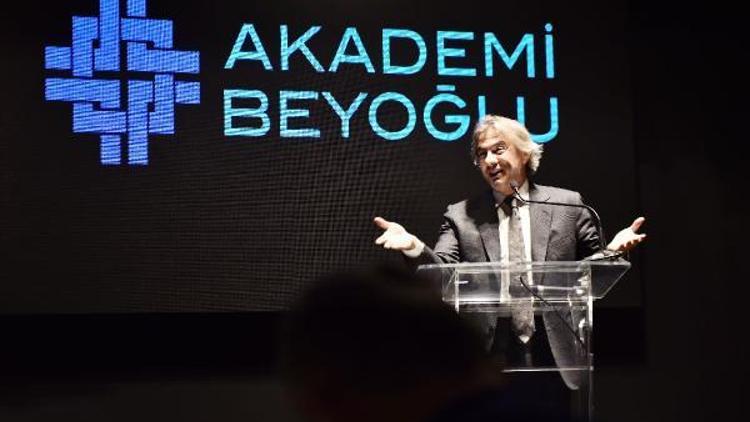 Akademi Beyoğlu gençlere hizmet vermek için hazır