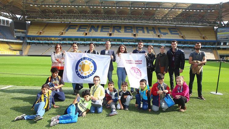 TEGV’li öğrenciler ve gönüllüler Fenerbahçeyi ziyaret etti