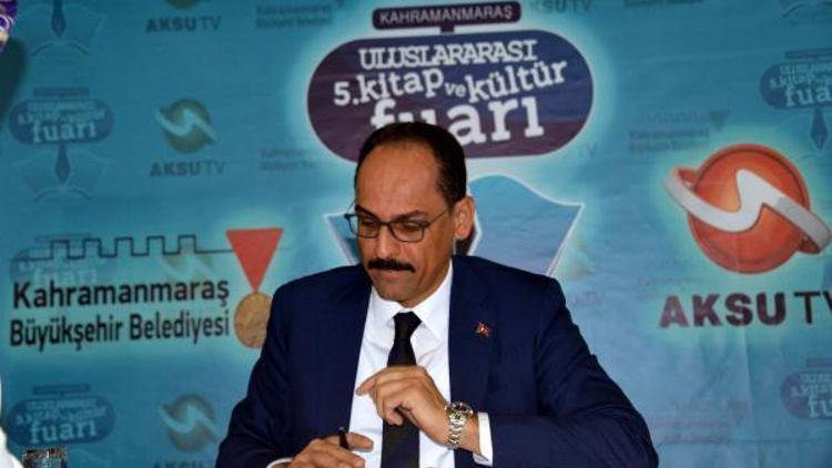 İbrahim Kalın, Kahramanmaraşta kitaplarını imzaladı