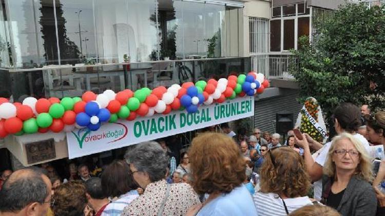 İzmirliler, Tuncelinin doğal ürünlerini almak için yarıştı