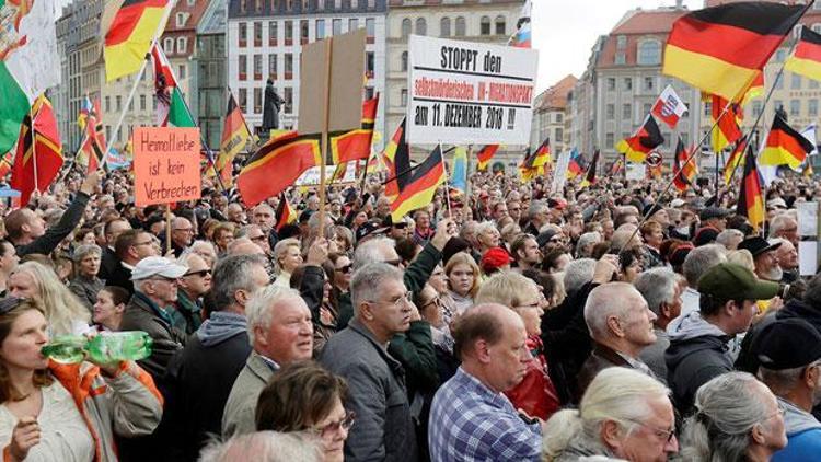 Dresden’de PEGIDA nefretine karşı büyük gösteri