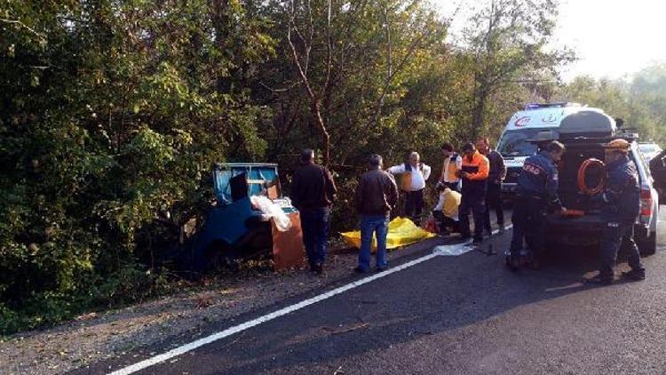 Baba ile oğulu trafik kazası ayırdı