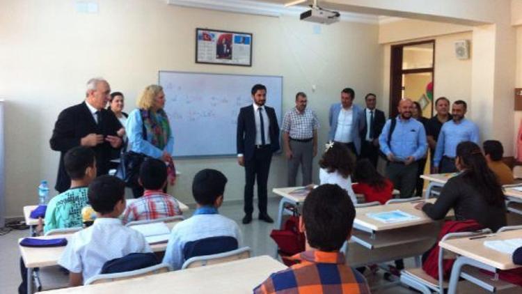 Suriyeli öğrencilere hızlandırılmış eğitim