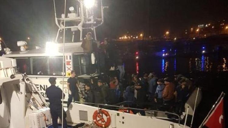 Çeşme açıklarında 90 kaçak göçmen yakalandı