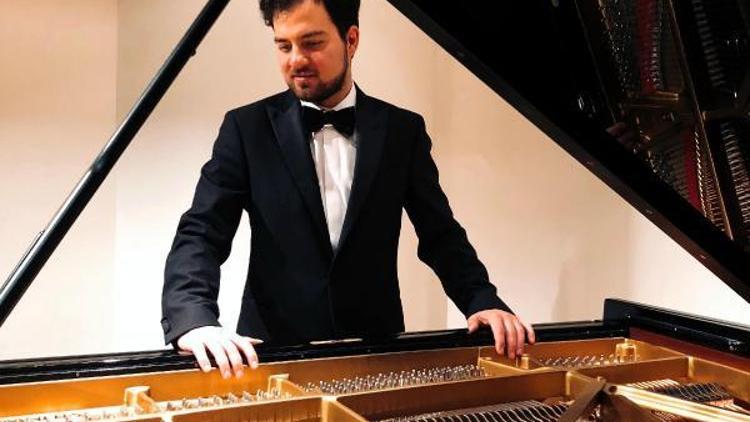 Piyanist Burak Çebi ile Debussy gecesi