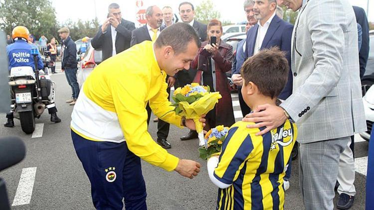 Fenerbahçeye Brükselde çiçekli karşılama