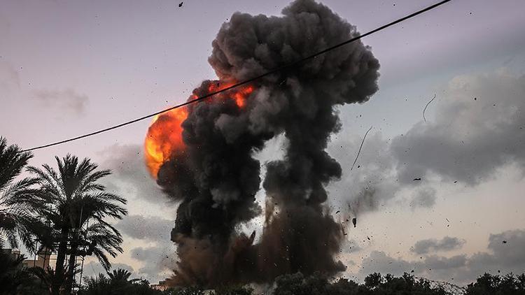İsrail Gazzeyi bombaladı