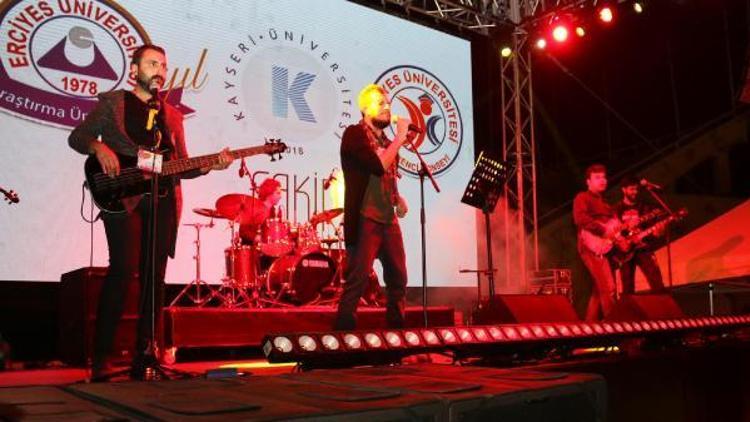 ERÜde Fakir Band Rock Grubu konser verdi