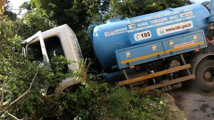 Sarıyerde korku dolu anlar Vidanjör yol kenarında asılı kaldı