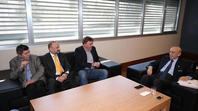 Üsküp Belediye Başkanı, Fenerbahçeyi ziyaret etti