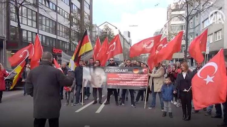 Almanya’da Türk çocukların hakları için gösteri