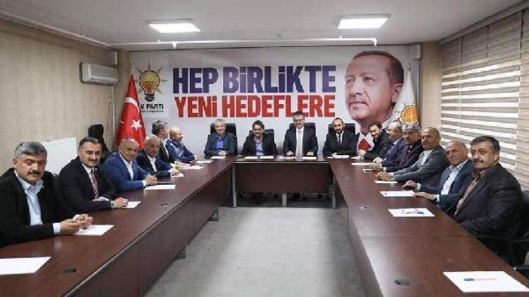 İl Başkanı Çopuroğlu, İlçe başkanları ve belediye başkanları ile görüştü