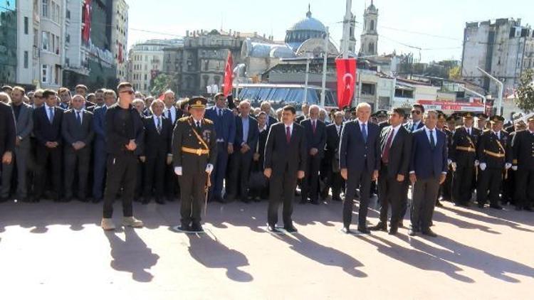 Taksimde Cumhuriyet Bayramı töreni