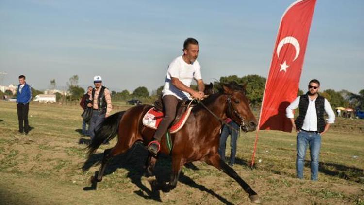 Rahvan atları, ‘Cumhuriyet Kupası’ için yarıştı