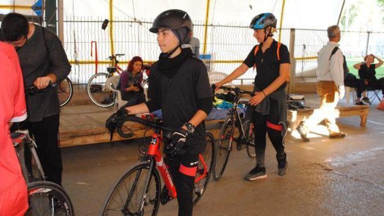 Karşıyaka’da ikinci el bisiklet pazarı kuruldu
