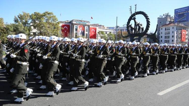 TBMMden ilk meclise 29 Ekim yürüyüşü