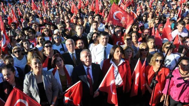 2 bin 900 kadın İstiklal Marşı ve Andımızı okudu