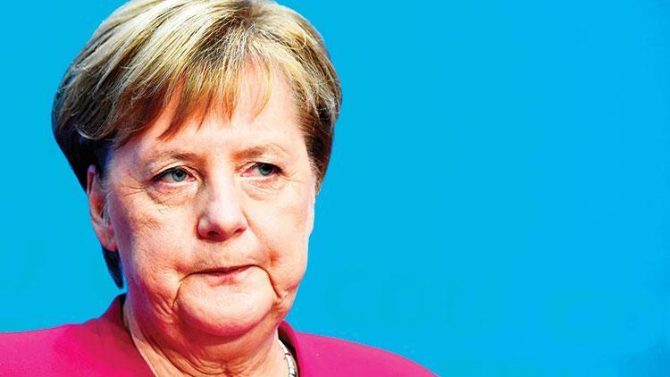 Merkel’den kademeli veda kararı