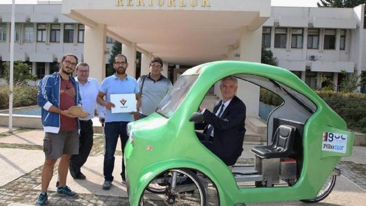 Öğrenciler elektrikli bisiklet tasarladı, rektör kampüs turu yaptı