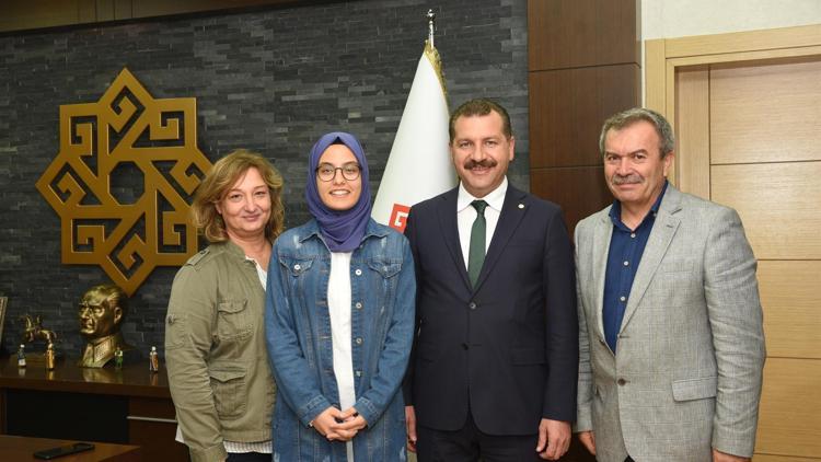 Liseli Zülal’in kanserin yayılımını önleme projesine uluslararası ödül